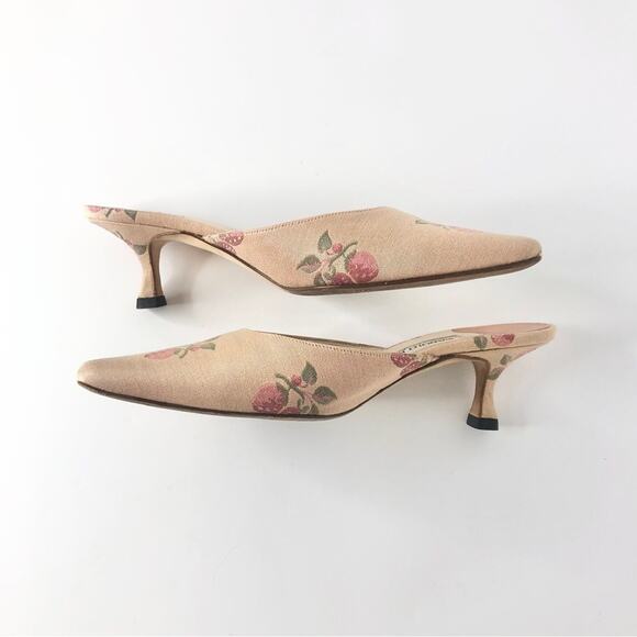 Vintage Manolo Blahnik Fruit Satin Pointed Toe Kitten Heel Mules Pumps 35 - Picture 5 of 9